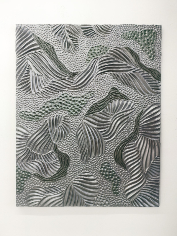 stříbrný, šedý, minimalistický strukturální obraz s přírodními motivy