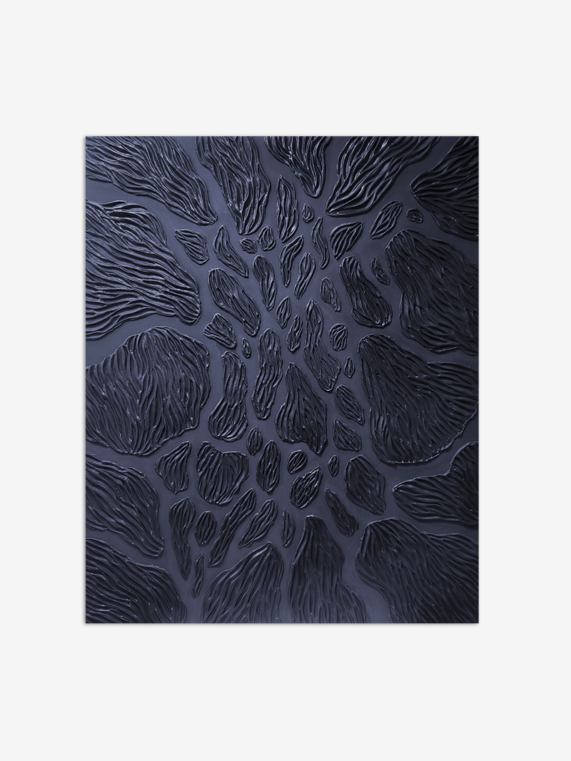 abstrakce v tmavě modré, antracité barvě, strukturální tmavý obraz, obraz do loftu, industriální interiér